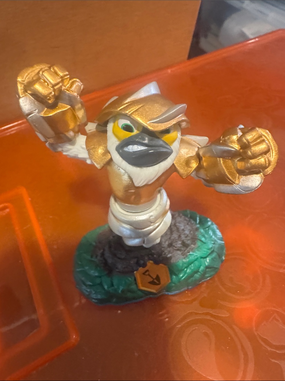 Skylanders Bird Figure - Gold and White Collector Character